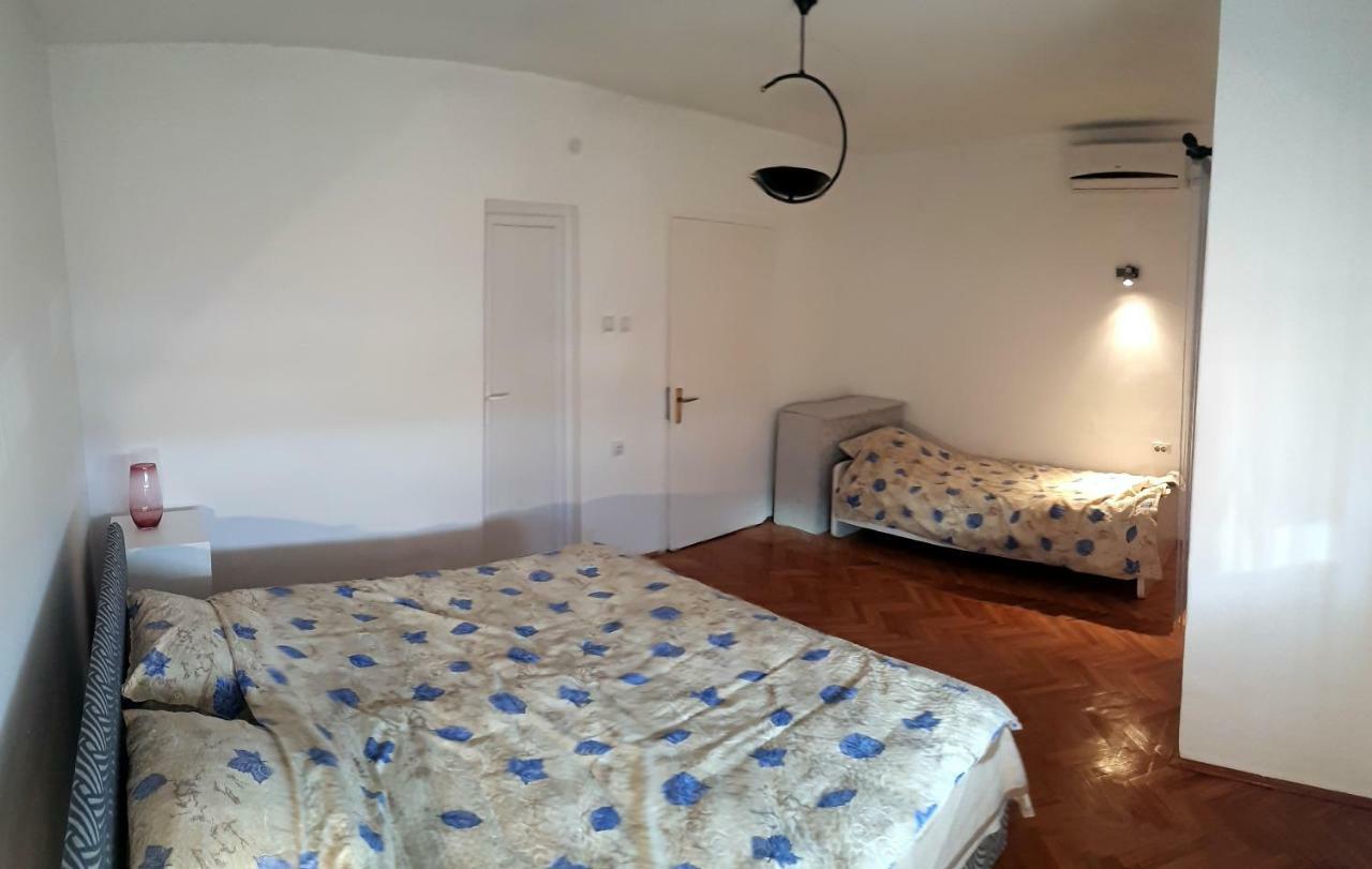 Edelweiss Hostel Štip エクステリア 写真