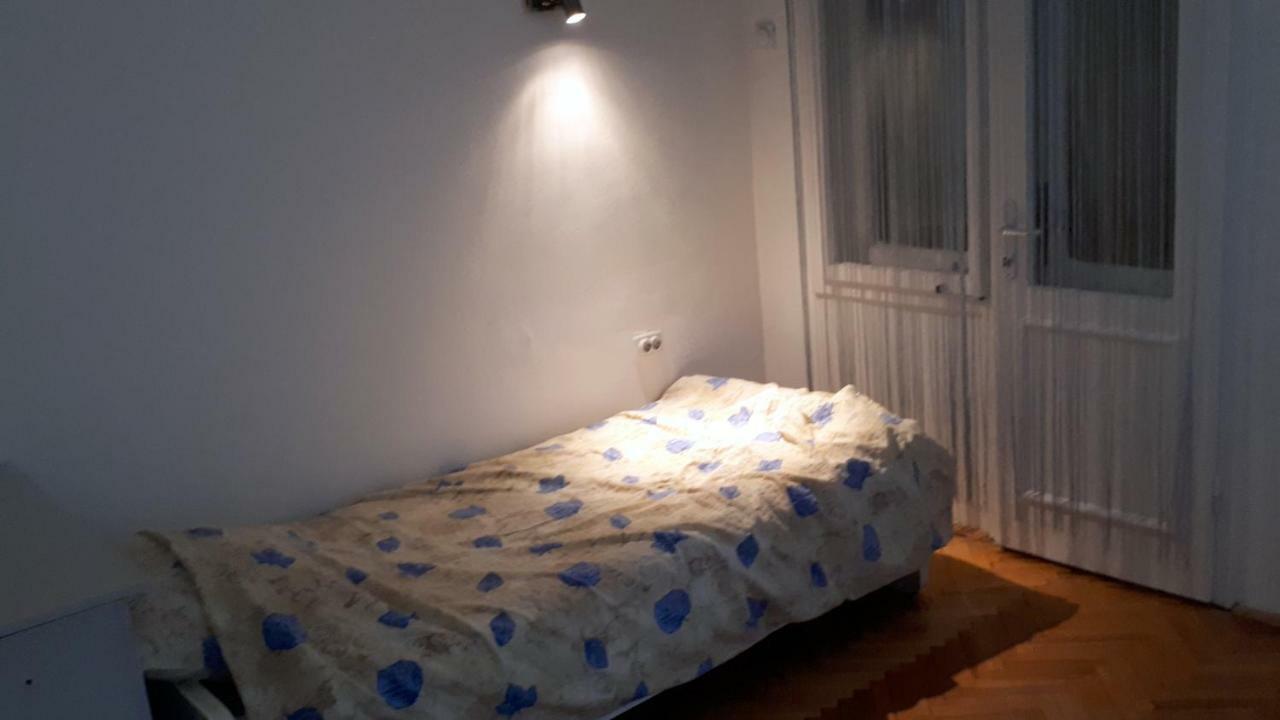 Edelweiss Hostel Štip エクステリア 写真