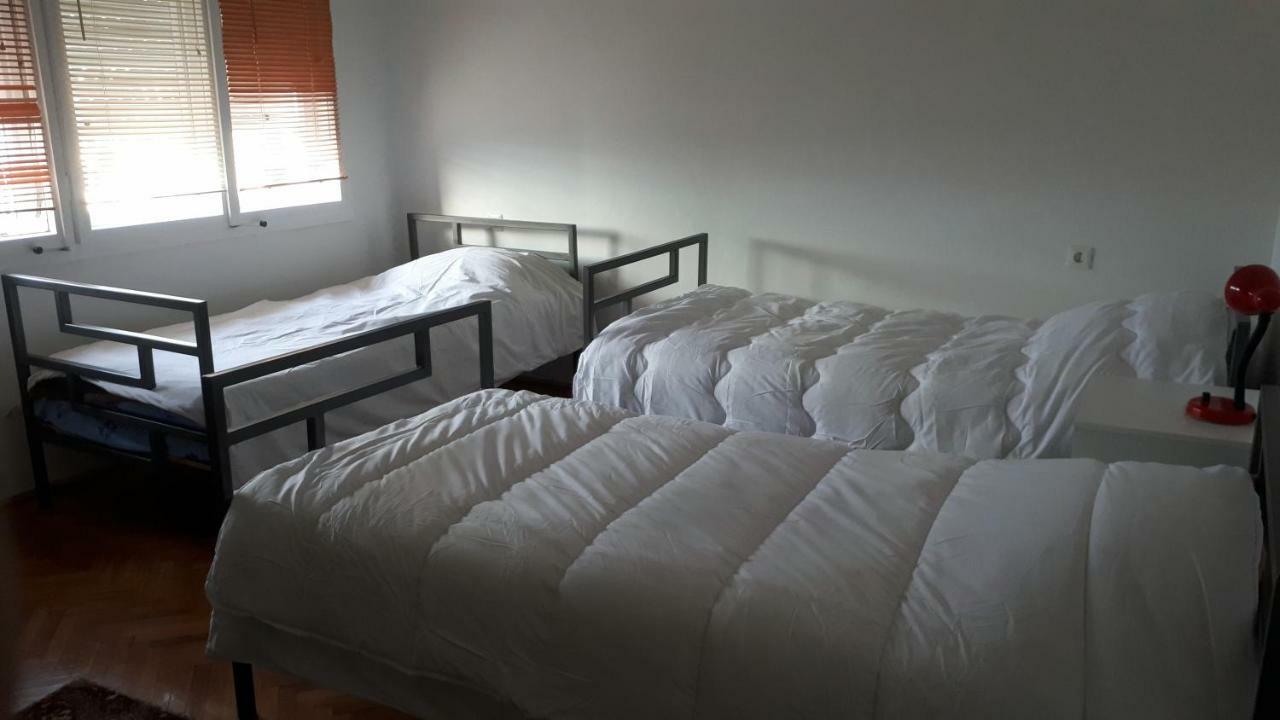 Edelweiss Hostel Štip エクステリア 写真